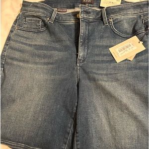 NYDJ plus denim shorts 16W NWT
